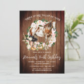  paarden en bloemen op Rustic Wood Birthday Kaart (Staand voorkant)