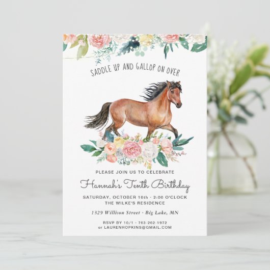  paarden en bloemen op Rustic Wood Birthday Kaart (Staand voorkant)