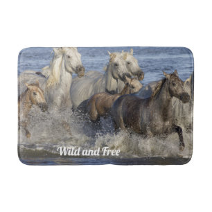 Paarden galopperen in het water badmat
