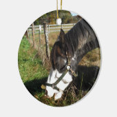 Paarden, geverfd, koningin en koningsbloem keramisch ornament (Links)