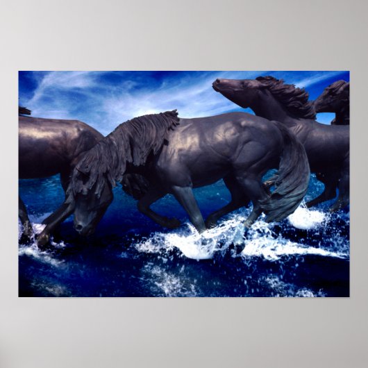 Paarden hardlopend in het water landschap poster (Voorkant)