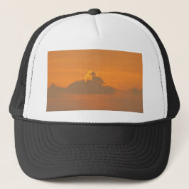 Paarden in brand trucker pet