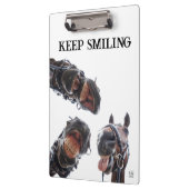 Paarden in de mond gekeken. 3 paarden lachend, hum klembord (Links)