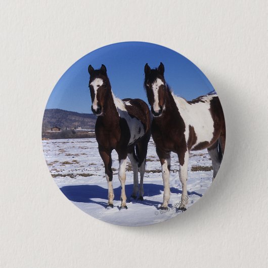 Paarden in de sneeuw ronde button 5,7 cm (Voorkant)