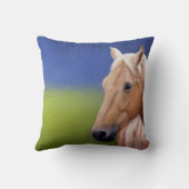 Paarden in een lullig groen veld op een zomerdag kussen (Achterkant)