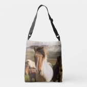 Paarden in het gebergte, schoonheid en Majestic Crossbody Tas (Achterkant)
