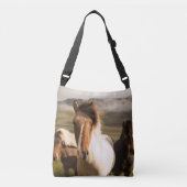 Paarden in het gebergte, schoonheid en Majestic Crossbody Tas (Voorkant)