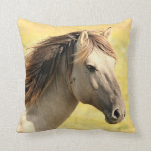 Paarden in het wild kussen