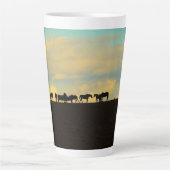 Paarden op de heuvel latte mok (Voorkant)