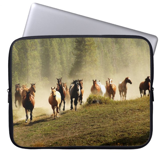 paarden op Montana ranch Laptop Sleeve (Voorkant)