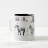 Paarden op ranch tweekleurige koffiemok (Voorkant links)