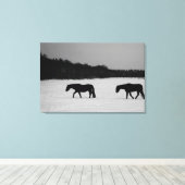 Paarden op sneeuw 36x24 (90x60cm) waccna canvas afdruk (Insitu (Houten vloer))