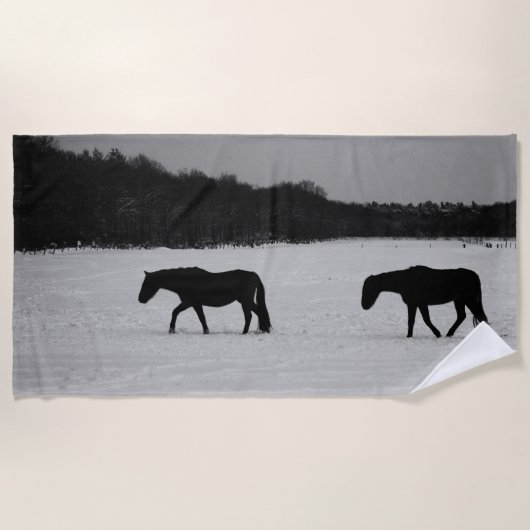 Paarden op sneeuw btcnm strandlaken (Voorkant)