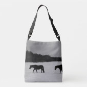 Paarden op sneeuw cbbcna crossbody tas (Achterkant)