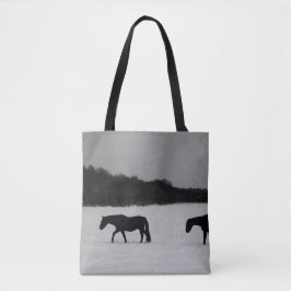 Paarden op sneeuw stcnm tote bag