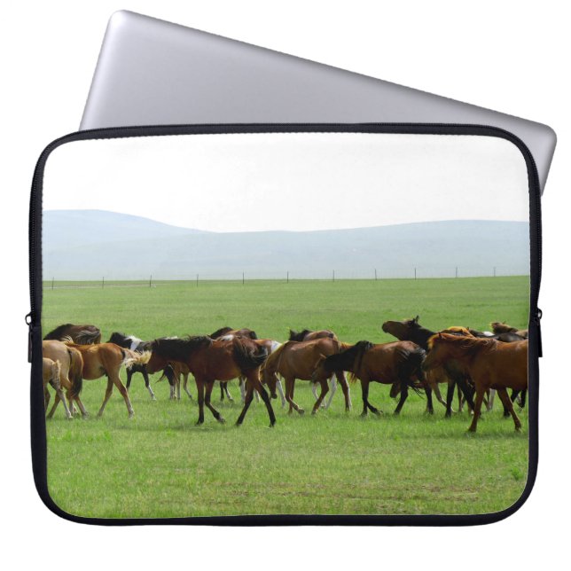 Paarden op weide - Landschapsfoto Laptop Sleeve (Voorkant)