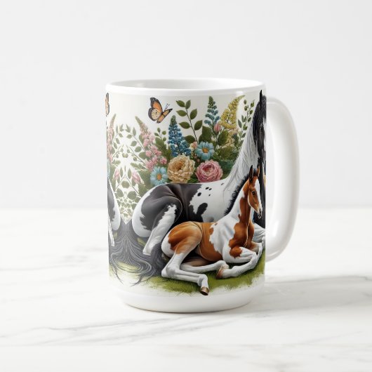 Paarden rusten tussen levendige bloemen en groen koffiemok (Voorkant rechts)