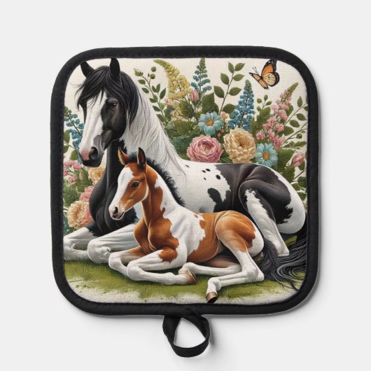 Paarden rusten tussen levendige bloemen en groen pannenlap (Voorkant)