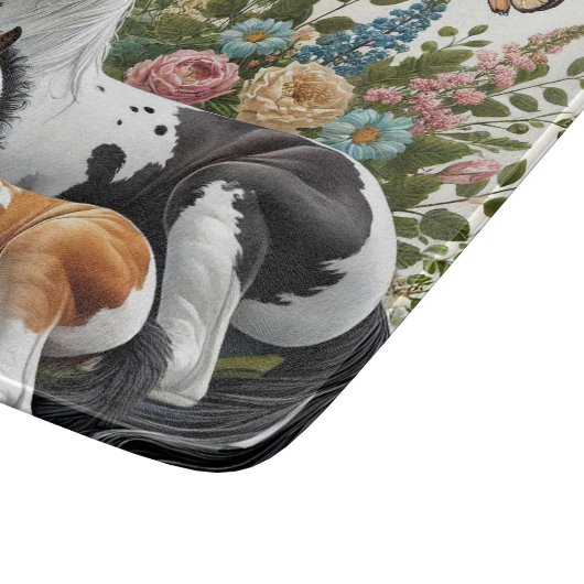 Paarden rusten tussen levendige bloemen en groen snijplank (Hoek)