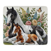 Paarden rusten tussen levendige bloemen en groen snijplank (Voorkant)