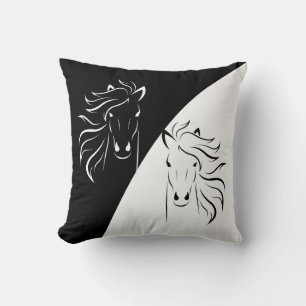 Paarden silhouetten op abstract zwart en wit kussen