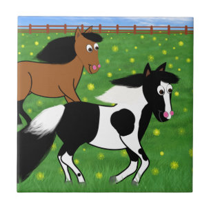 Paarden van cartoons die in het veld lopen tegeltje