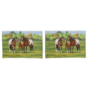 Paarden van de bruine baai Appaloosa in de zomerpe Kussensloop