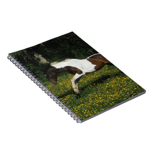 Paarden van verf die in het veld Bloemen lopen Notitieboek (Rechterzijde)