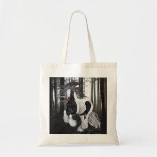 Paarden van zigeuners in het bos tote bag