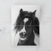 Paarden van zigeuners lopen in het sneeuwWenskaart Kaart (Binnen)