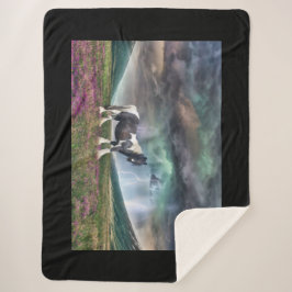 Paarden van zigeunerventilatoren in een Storm Sherpa Deken