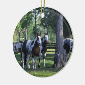 Paarden verven in de bomen keramisch ornament (Links)