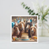 Paarden vieren verjaardag w/taart en petten kaart (Staand voorkant)