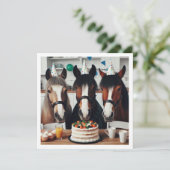 Paarden vieren verjaardag w/taart en petten kaart (Staand voorkant)