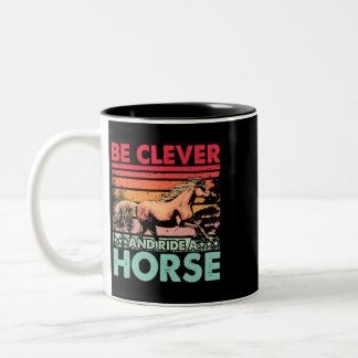 Paarden zijn slim en rijden op een Paarden Funny G Tweekleurige Koffiemok