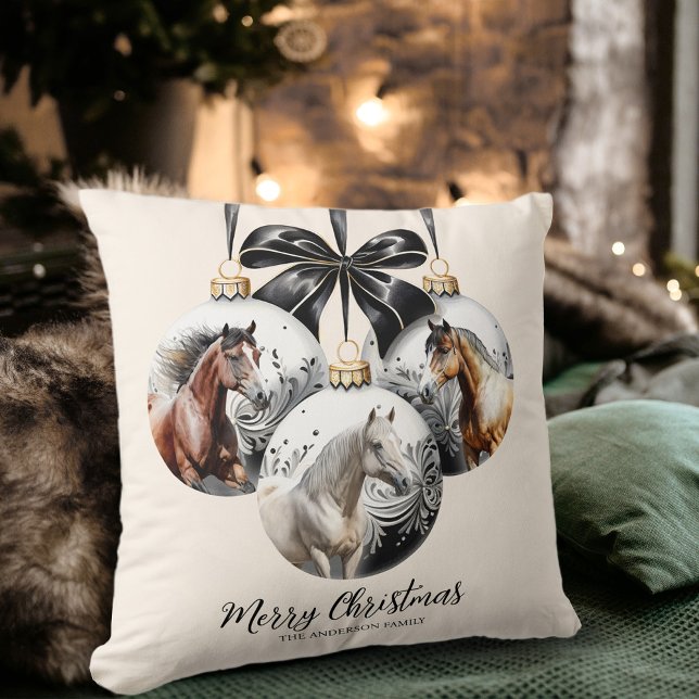 Paarden zwart en goud Kerstcitaat Kussen (Horses black and gold Christmas quote Throw Pillow)