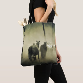 Paardenbeslag in de mist tote bag