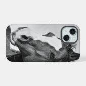 Paardenfoto zwart-wit  iPhone 15 case (Achterkant horizontaal)