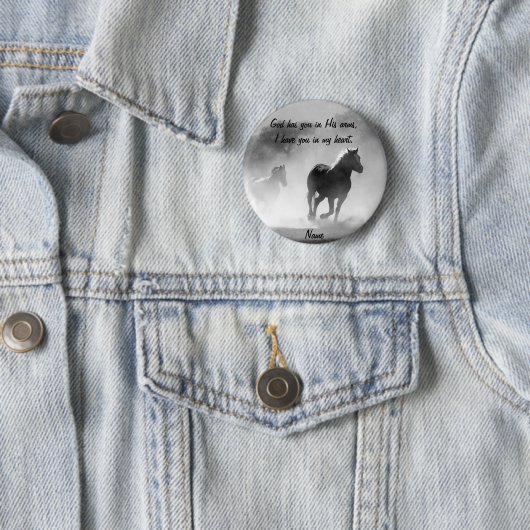 Paardengaloping uit de vuist ronde button 5,7 cm (In situ)