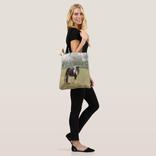 Paardenliefde - schattige tinteling tote bag (Op model)