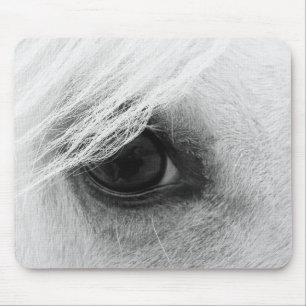 Paardenoog in zwart-wit muismat