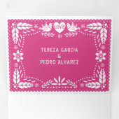 Paardenroze papel picado houdt van bruiloft drieluik uitnodiging (Binnenzijde eerst)