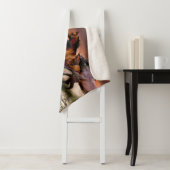 Paardentrio loopt in Ocean Surf bij zonsondergang Sherpa Deken (In situ)