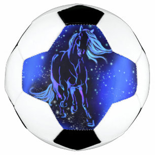 PaardenVoetbal loopt 's nachts rond Voetbal