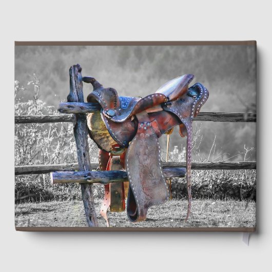 Paardenzadels op korraalhek Western Gastenboek (Achterkant)
