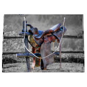 Paardenzadels op korraalhek Western Groot Cadeauzakje (Voorkant)