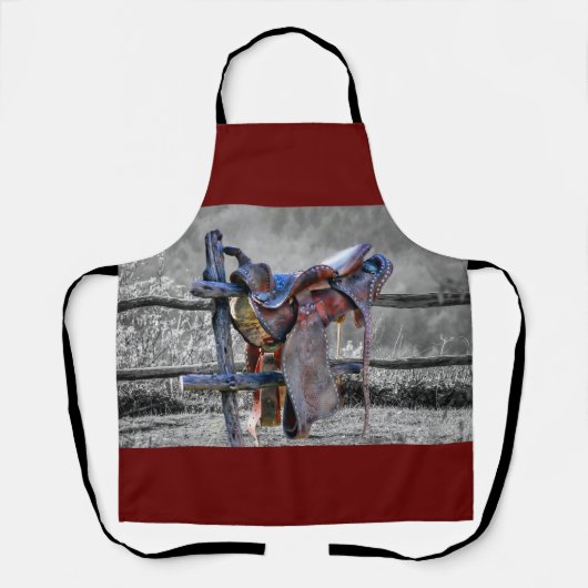 Paardenzadels op korraalhek Western Schort (Voorkant)