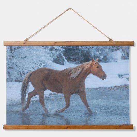 Paardrijden in de winter op Hideout Ranc Hangend Wandkleed (Voorkant)