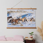 Paardrijden in de winter op Hideout Ranch Hangend Wandkleed (Slaapkamer)