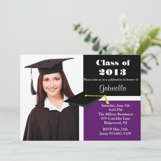 Paars & Black Photo Afstuderen Uitnodiging (Staand voorkant)